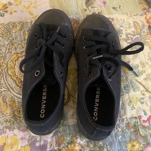 Barely used Kids Converse low tops! Size 13 Toddler Boy